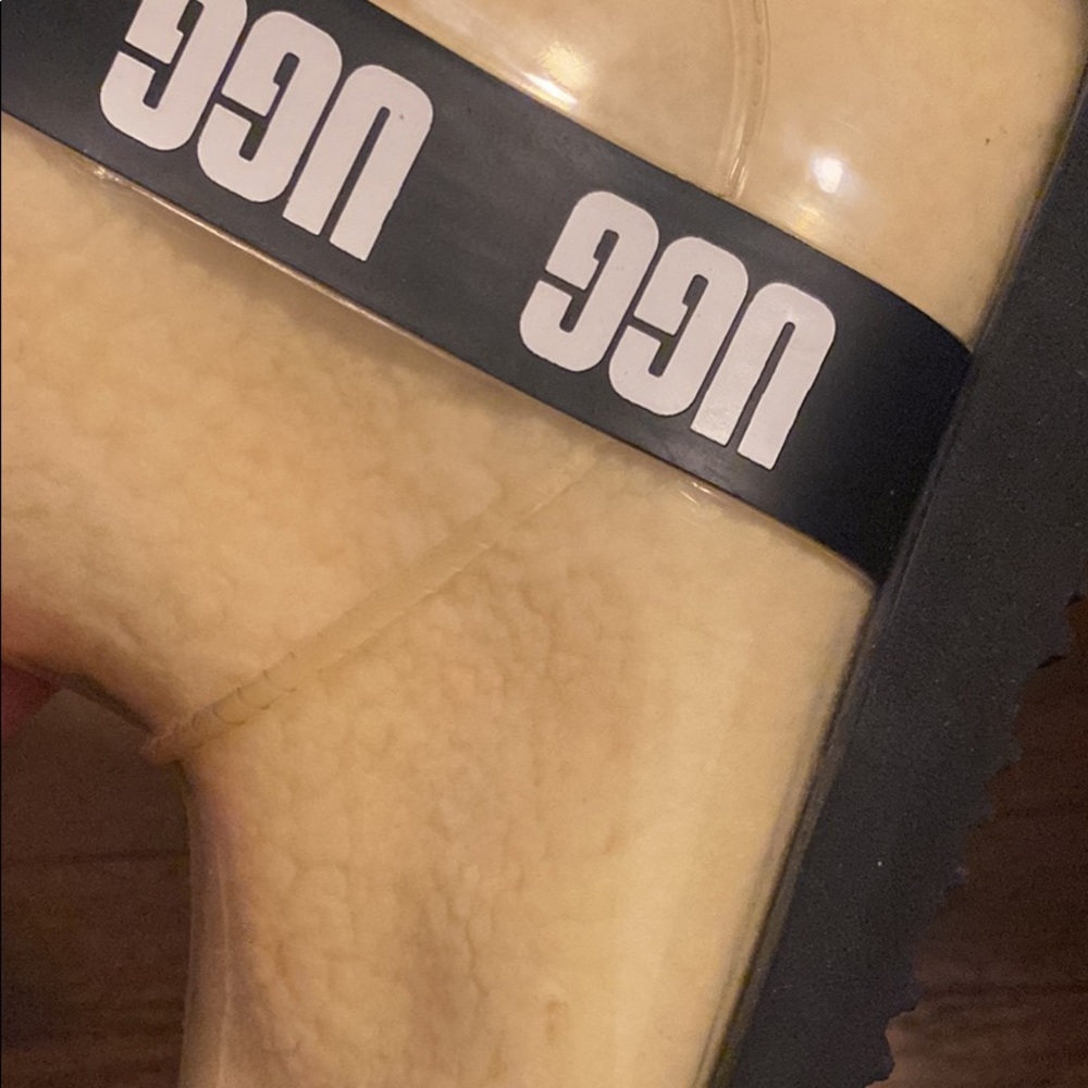 Like New waterproof Ugg Boots